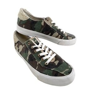 Charlie Paige Women Green‎ Camo Canvas Low Top Sneakers Sherpa Heel Size 8